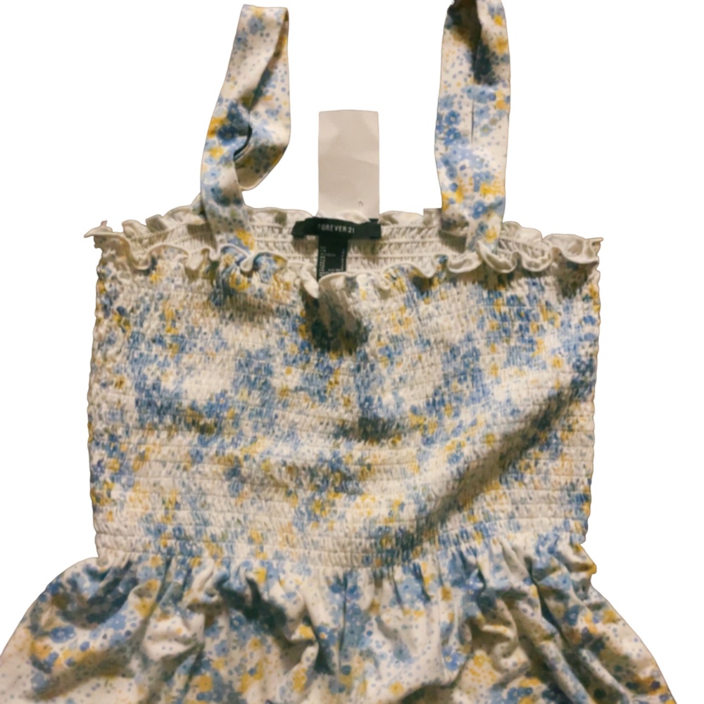 {nwt} forever 21 tank with cute ruffle at bottom